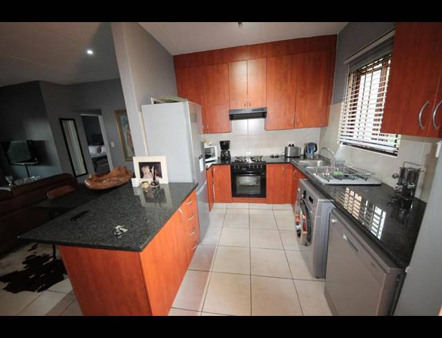 2 BEDROOM TOWNHOUSE FOR SALE IN PAULSHOF